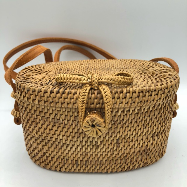 

Tas Rotan Anyam Small Pita Oval Size 14 CM - Antik - HQ Rotan Bakar