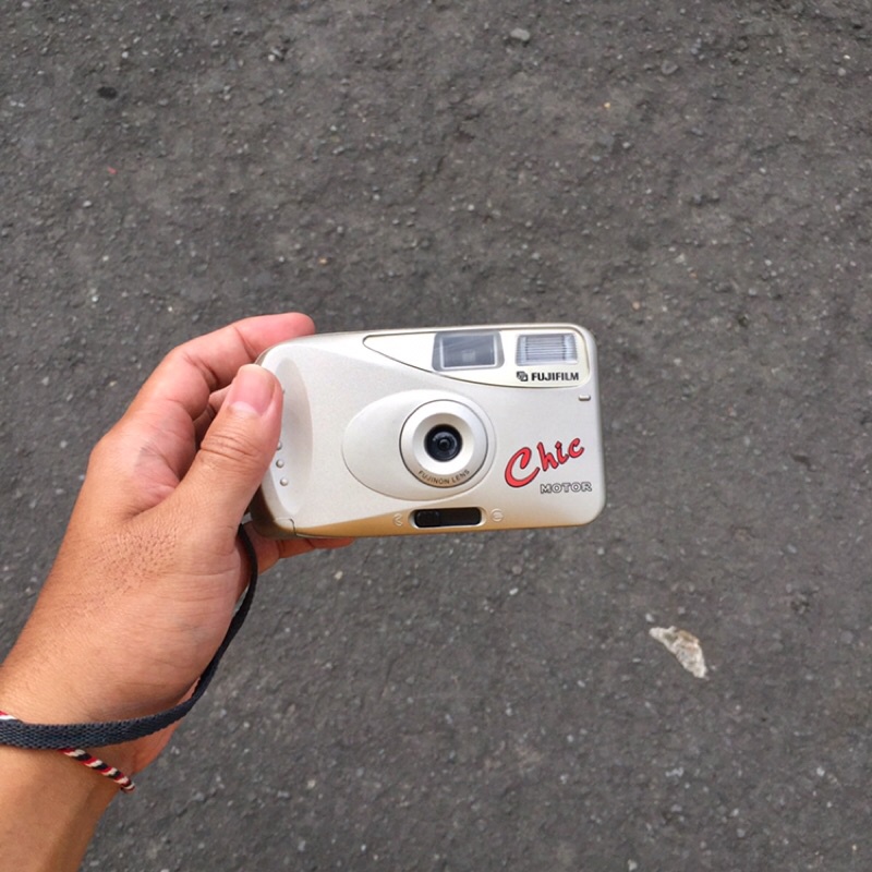 Kamera analog Fujifilm Chic (motor)/ Kamera film 35mm/ Kamera jadul lawas