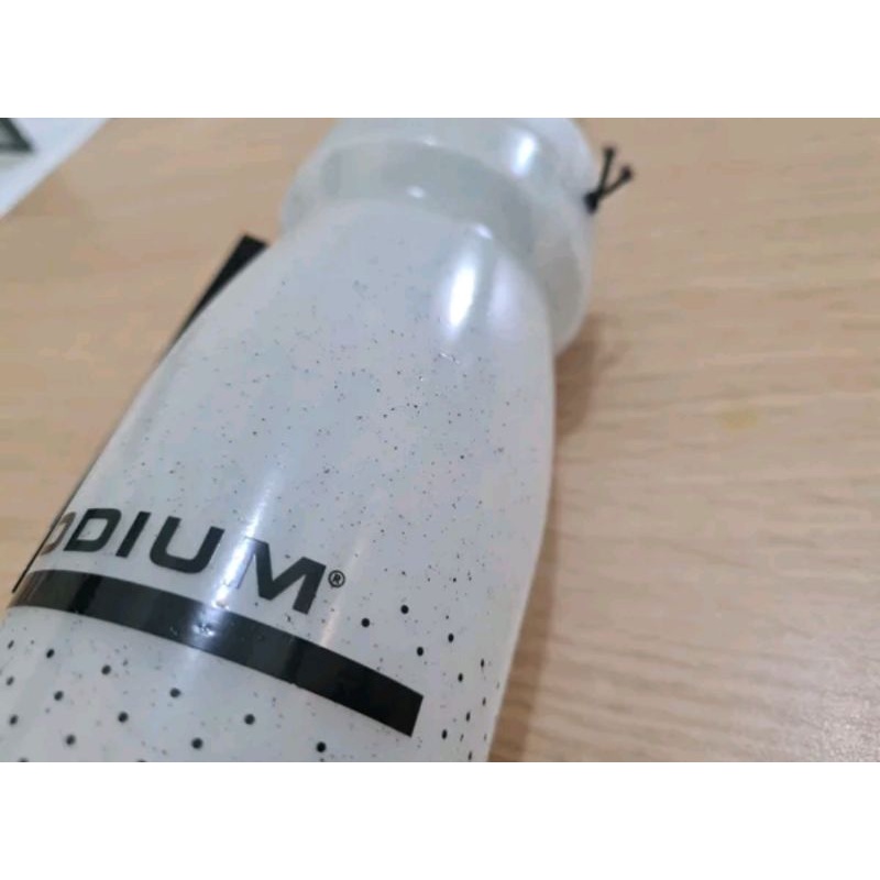 Bottle Camelbak Podium MDL 620ML Warna White Speckle Putih Gliter Botol Minum Sepeda mtb roadbike road bike gravel isi kapasitas 620ml 730913005