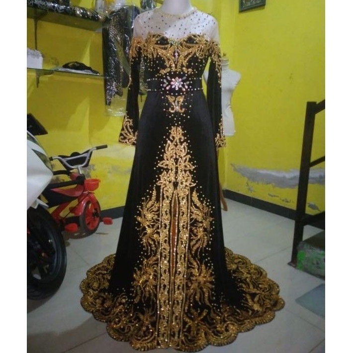 gaun pengantin bludru ekor/kebaya bludru ekor