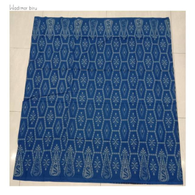 Sarung wadimor motif bali biru A
