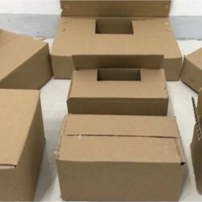 

Kardus kecil buket bunga