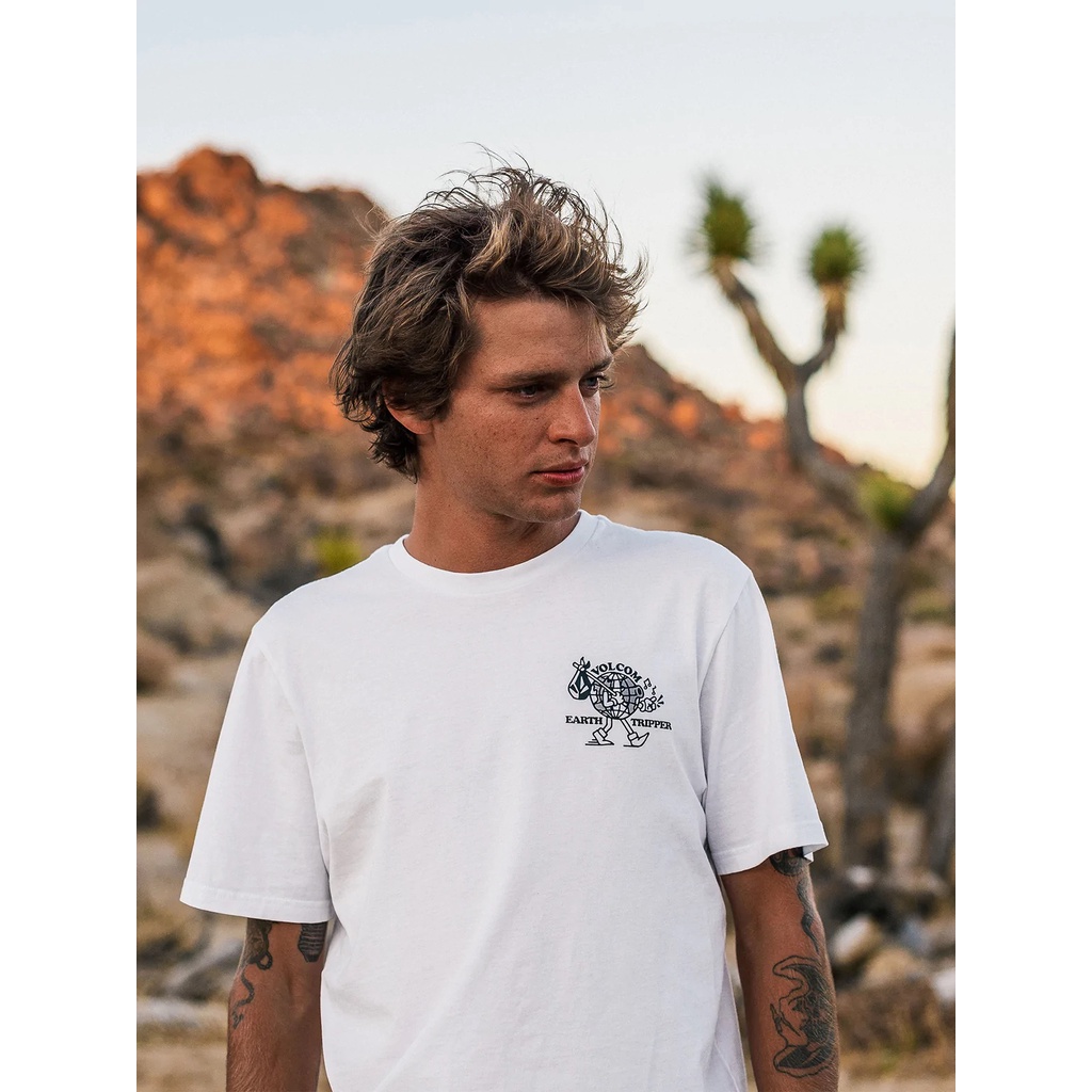 Kaos Volcom Original Putih Earth Tripper Medium Fit