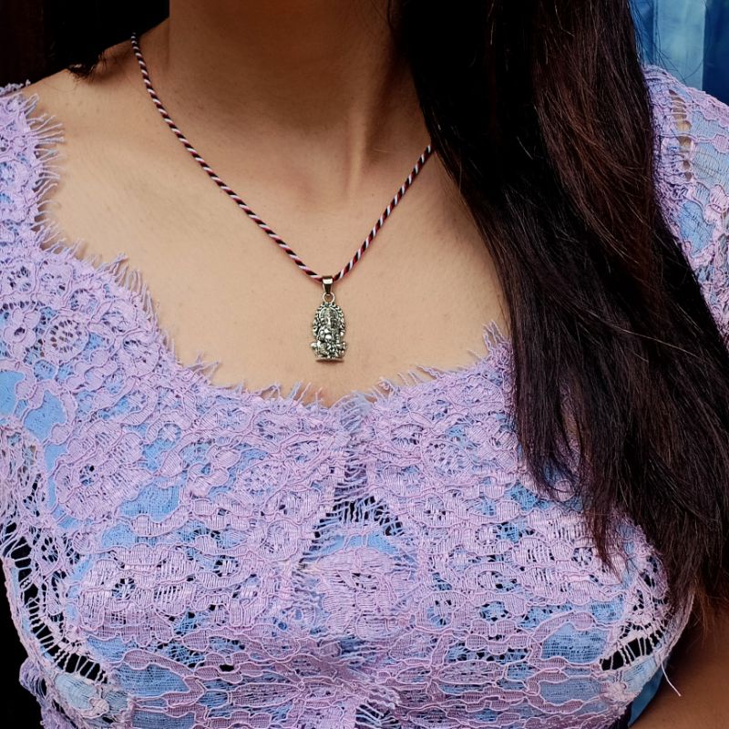 Kalung Tridatu Liontin Ganesha / Kalung Tridatu Ganesa / Kalung Khas Bali / Kalung Tridatu Asli Bali Original / Kalung Tridatu Bali / Oleh Oleh Khas Bali / Kalung Khas Bali / Tridatu Asli Bali Original / Craft Dewata