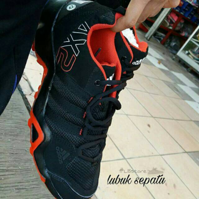 adidas AX2 low red