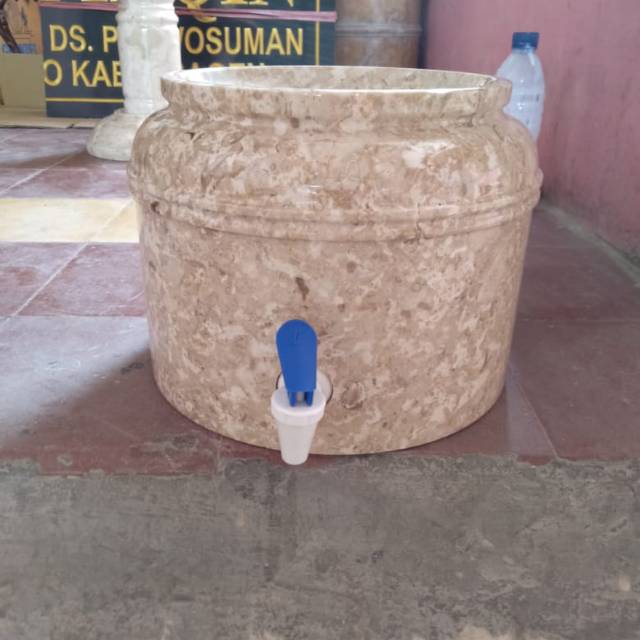 Guci galon dispenser bahan marmer trotol khas Tulungagung