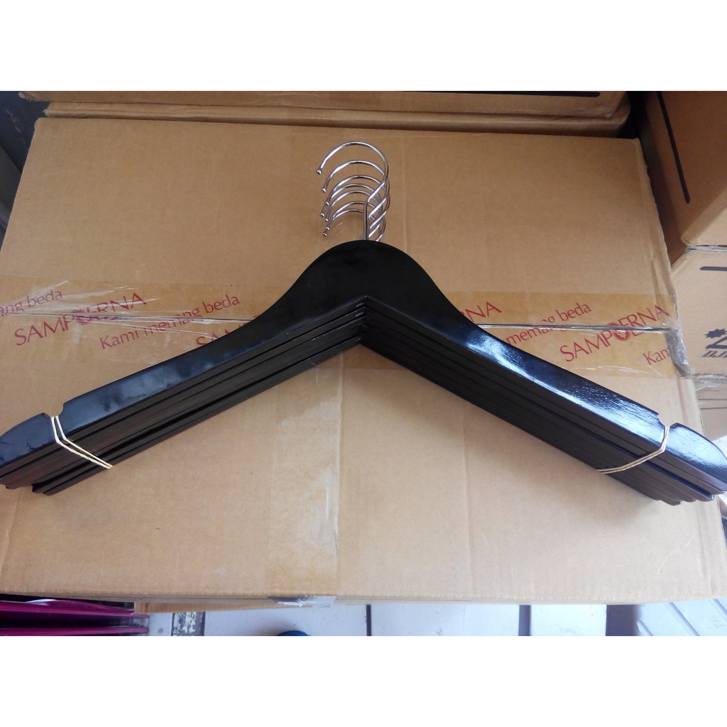 Hanger Kayu warna Hitam gantungan Baju hitam Shopee Hanger Kayu warna Hitam gantungan Baju hitam Shopee