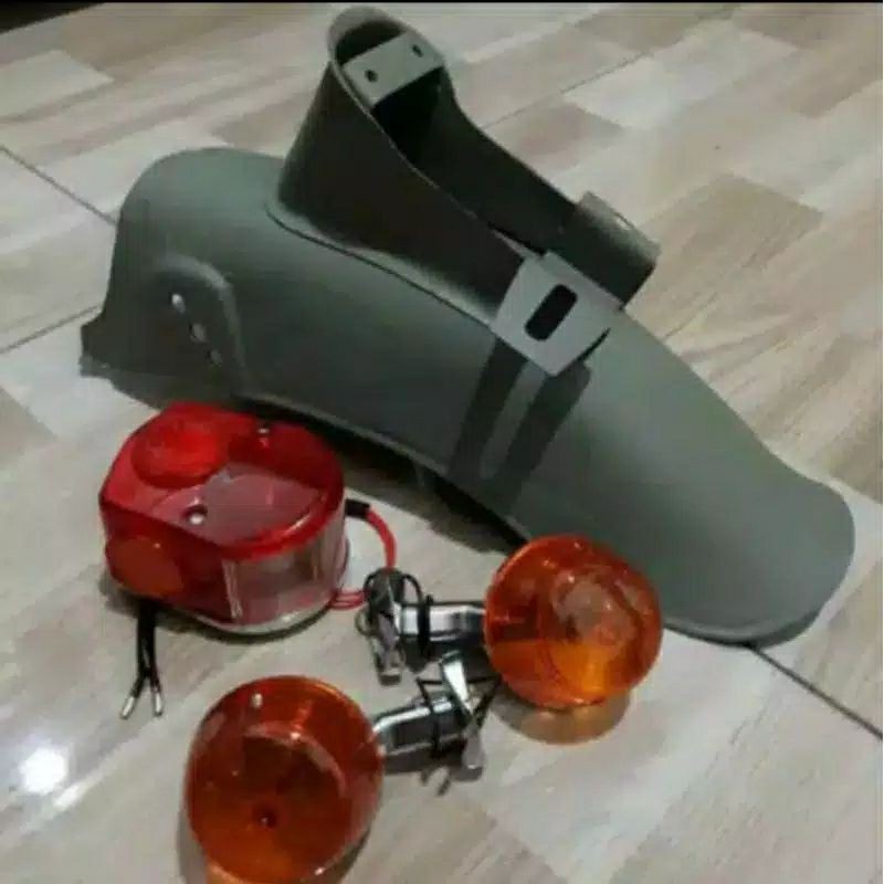 PAKET SPAKBOR MOTOR HONDA C70 SET SEIN BELAKANG MOTOR HONDA C70 PLUS STOPLAMP MOTOR HONDA C70