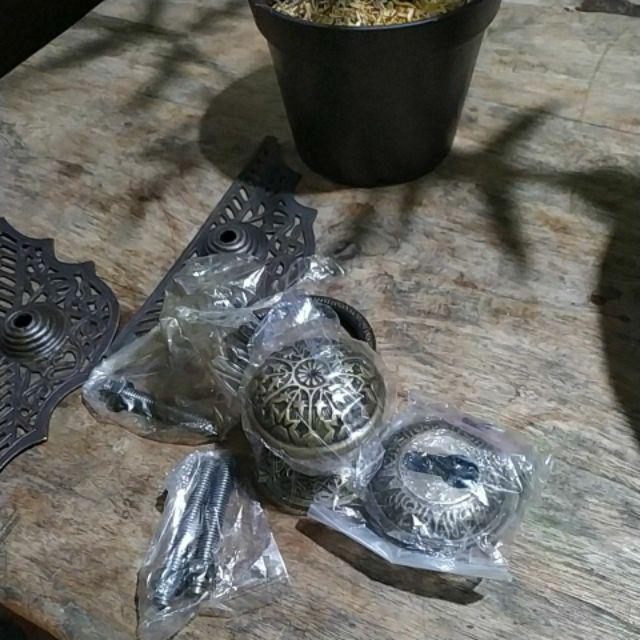 Kenop Pintu Kuningan Handle Pintu Gagang Pintu Gagang Pintu Rumah Motif Ukir Ukuran 6 Cm X 6,7 Cm