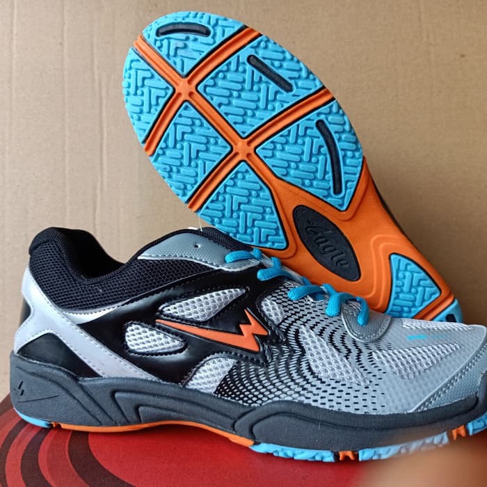 Sepatu original merk EAGLE tipe Moonlight Abu muda hitam