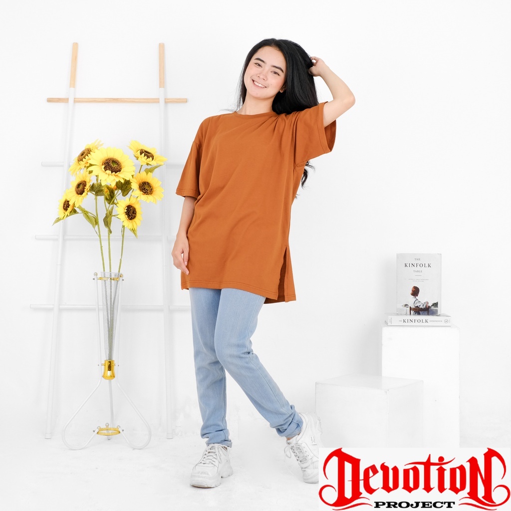 KAOS OVERSIZE WANITA SLIT LENGAN PENDEK BAHAN COTTON