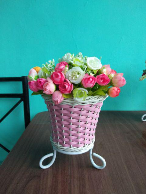 Keranjang Aqua 16 Cup Bentuk Oval Bertangkai - Keranjang Mountoya Cup 16 Rangka Besi Rotan Sintetis