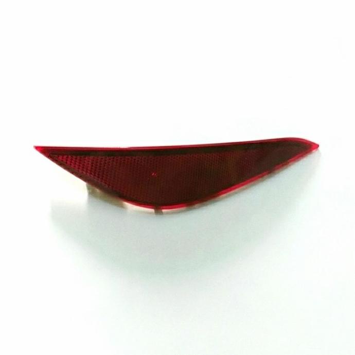 Reflektor mata kucing bagian bemper belakang Rush Terios 2018-2021