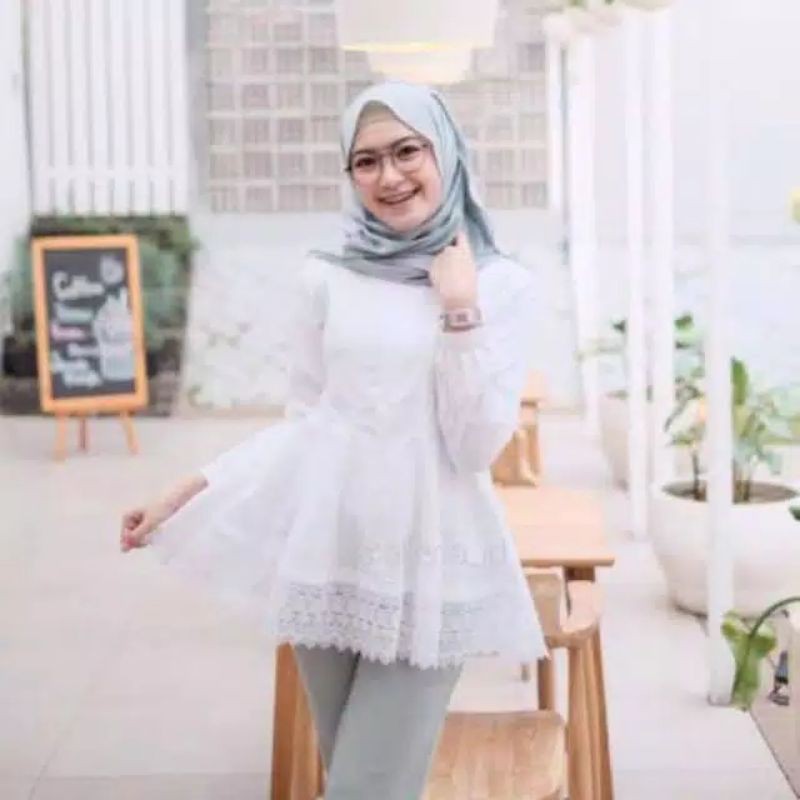 Baju Atasan blouse putih Casandra renda baju kerja, pesta free kerudung