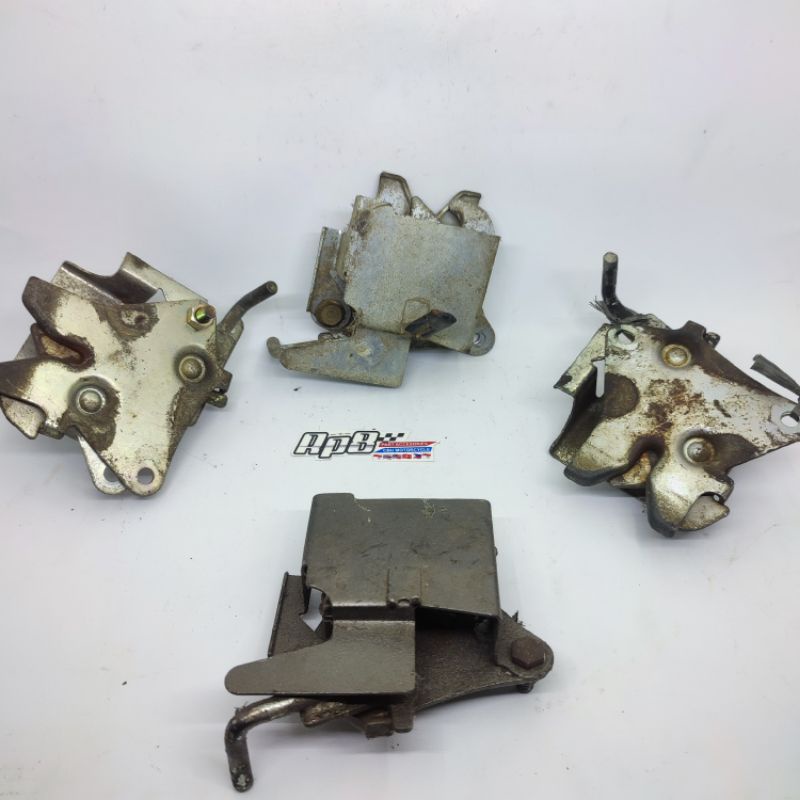 engsel jok rumah kuncian jok belakang cbr 150 r old