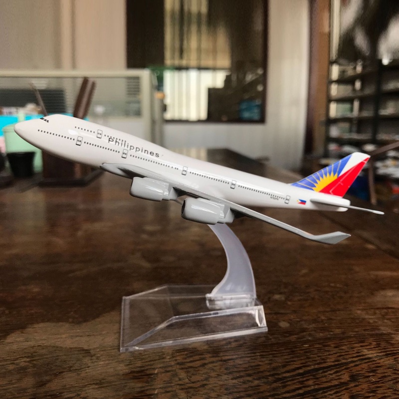 Miniatur Diecast Pesawat Terbang Philippine Airlines Boeing 747 777 Model PAL Airbus A380 Cebu Pacific A320 Bahan Metal Ukuran 16CM