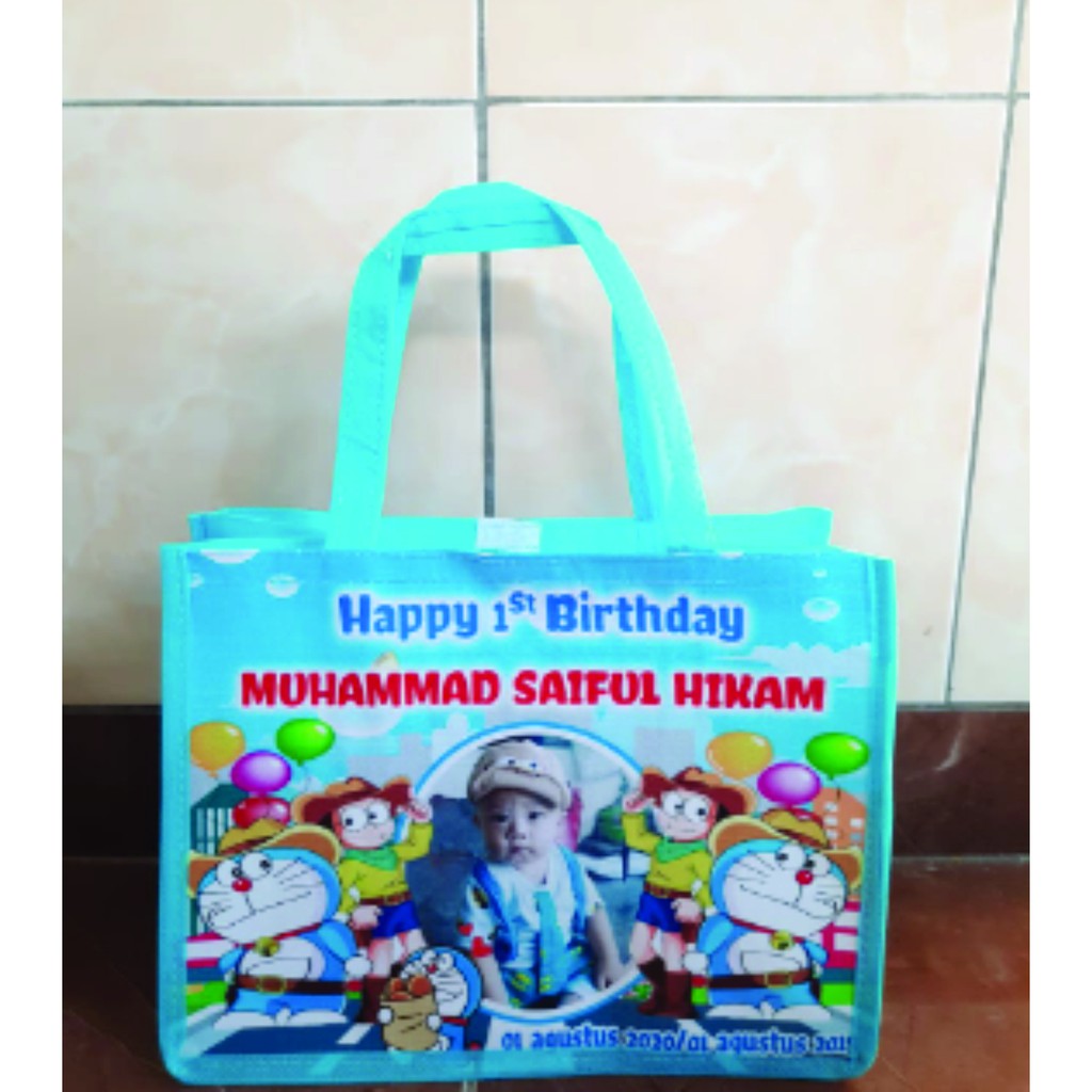 

TAS ULTAH / TAS / GOODIE BAG BENTO 24 X 18 x 22 (p x l x t )