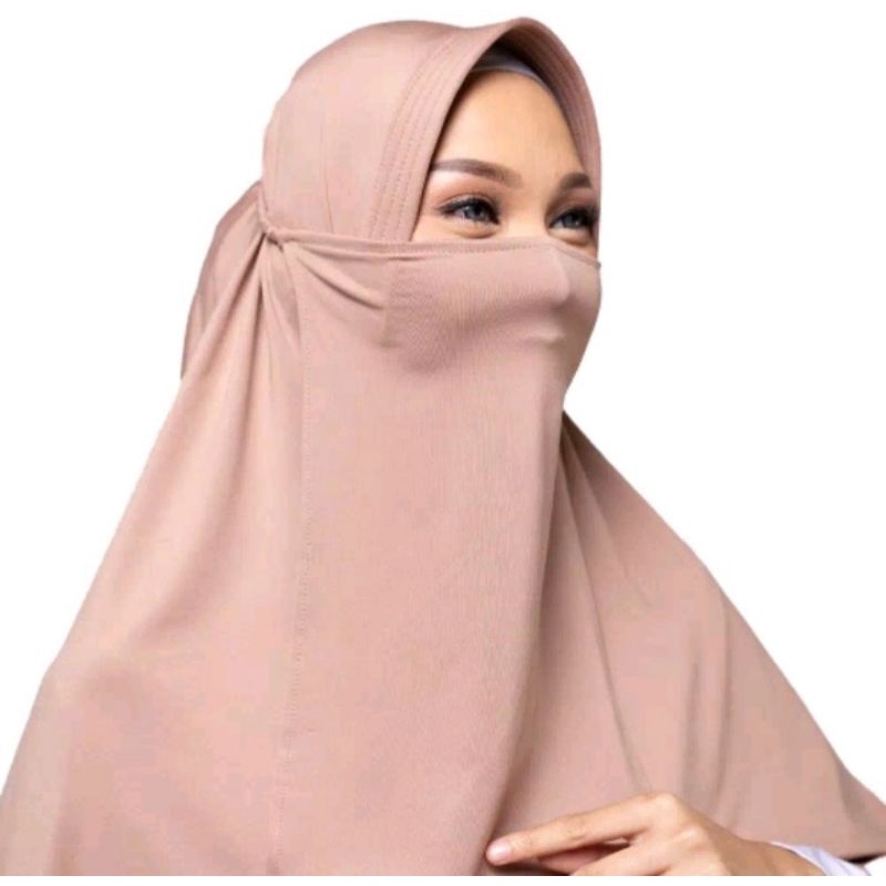 ZARIA UMAIZA. BERGO CANTIK DAN BERCADAR