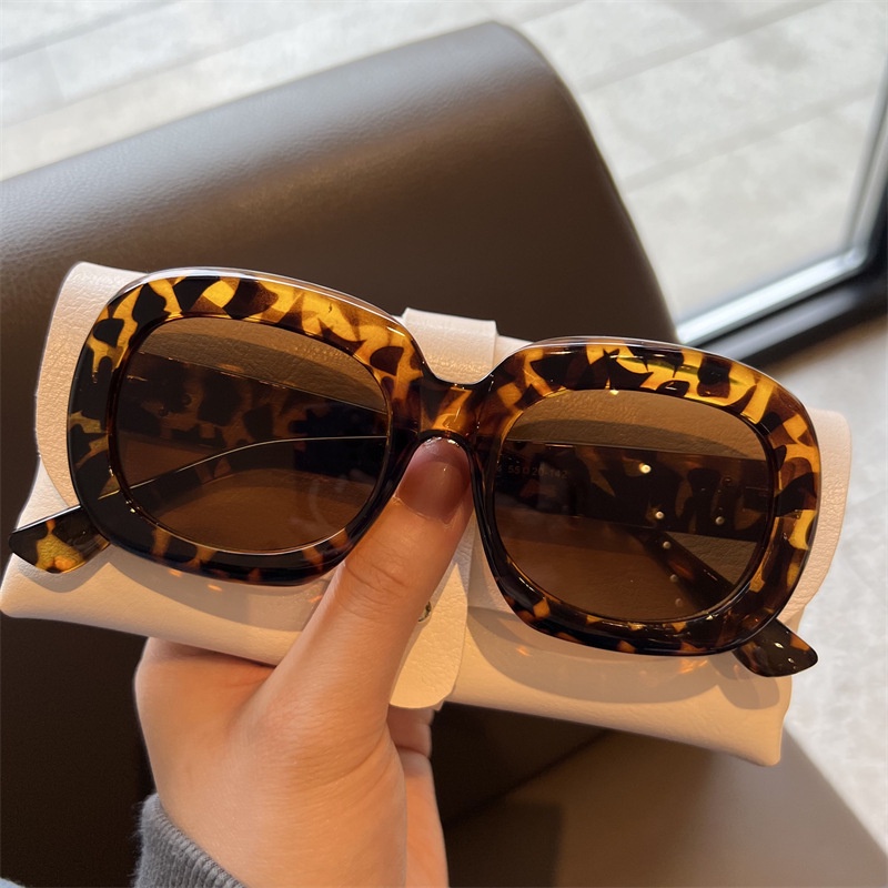 Kacamata Bentuk Oval Gaya Retro Korea Untuk Wanita