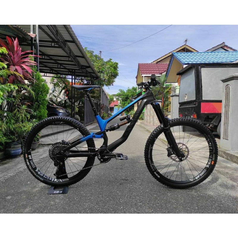 Canyon Torque CF not strive intense santacruz nomad trek slash remedy