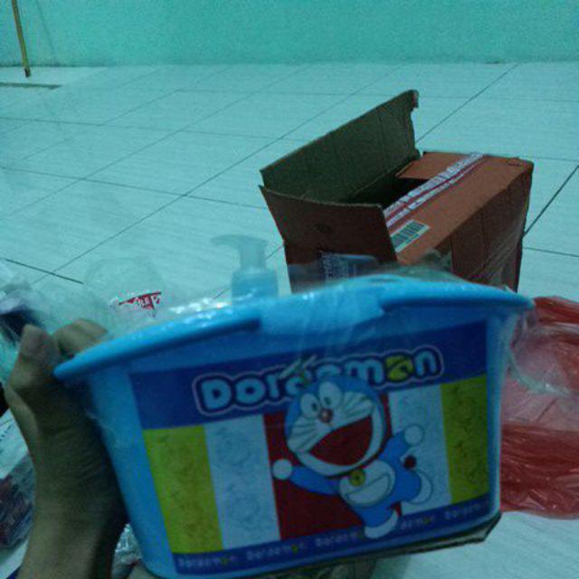 Bathset Set Perlengkapan Peralatan Mandi Doraemon