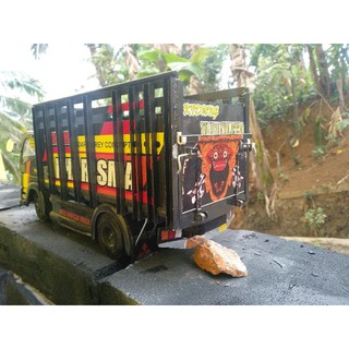 Miniatur Truk Canter Warna Hitam Bahan PVC panjang 38cm x 