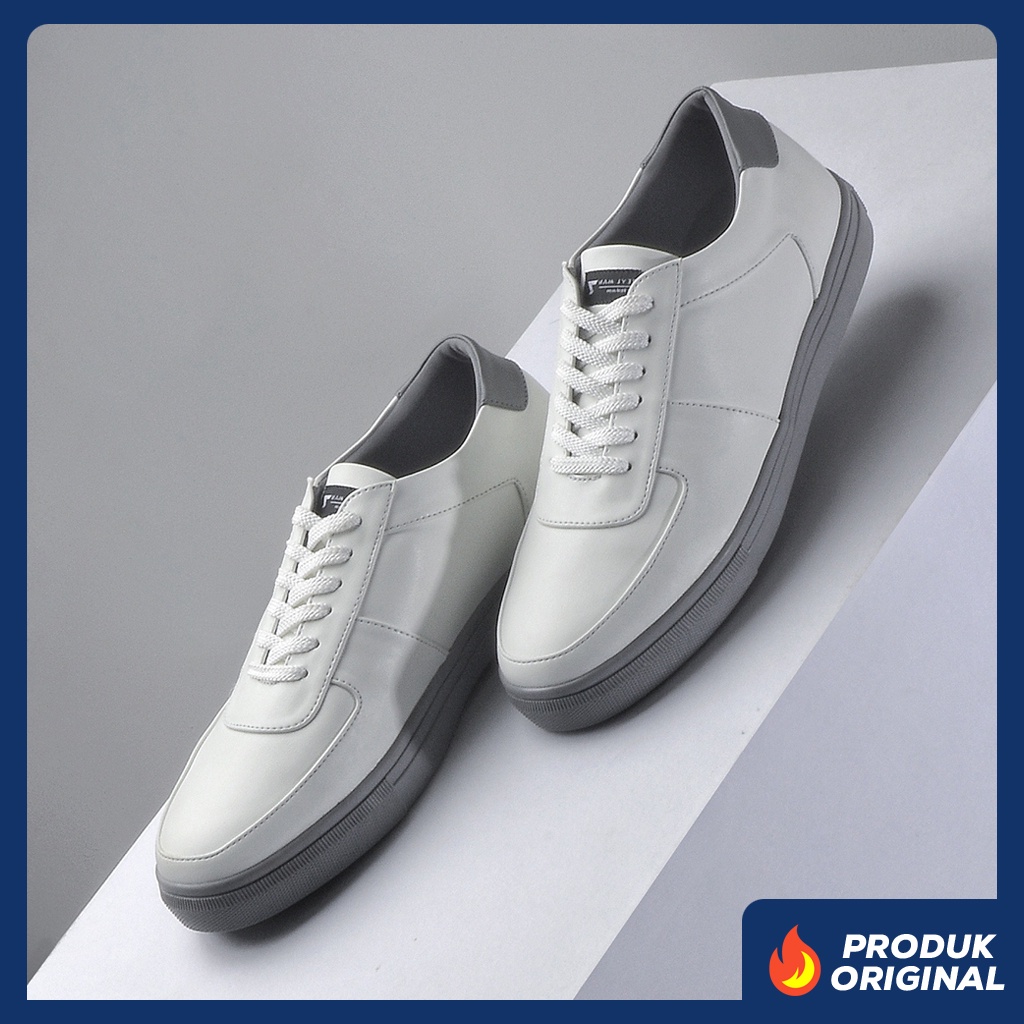 FAMO WHITE GREY ORIGINAL x REYL MAN Sepatu Sneakers Putih Abu Abu Pria Kets Tali Casual Jalan Santai Hangout Main Nongkrong Kondangan Sekolah Kuliah Distro Fashion Sport Shoes Semi Kulit Premium Skate Footwear Big Size Jumbo Ukuran Besar 44 Keren Terbaru