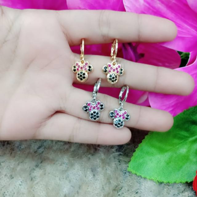 Anting Mickey Mata hitam