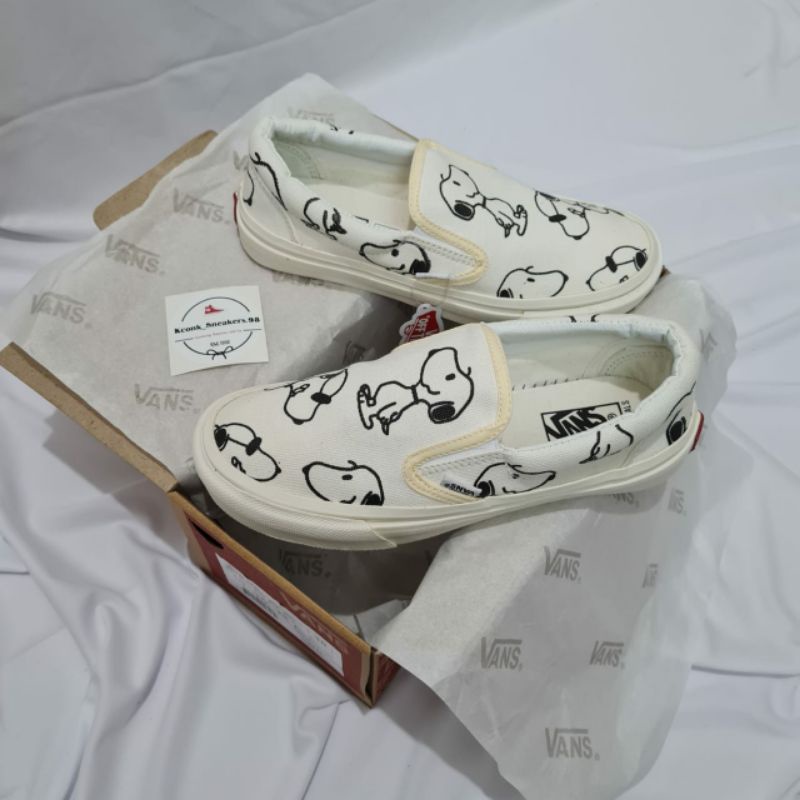 Sepatu Vans Slip on Peanuts Snoopy Checkered Skate Shoes