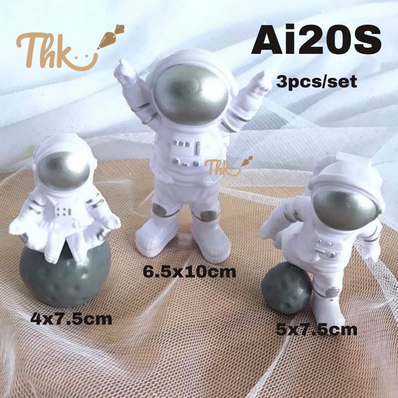 MOMBABY1 3 pcs Topper Figure Astronot hiasan kue ulang tahun anak / astronaut