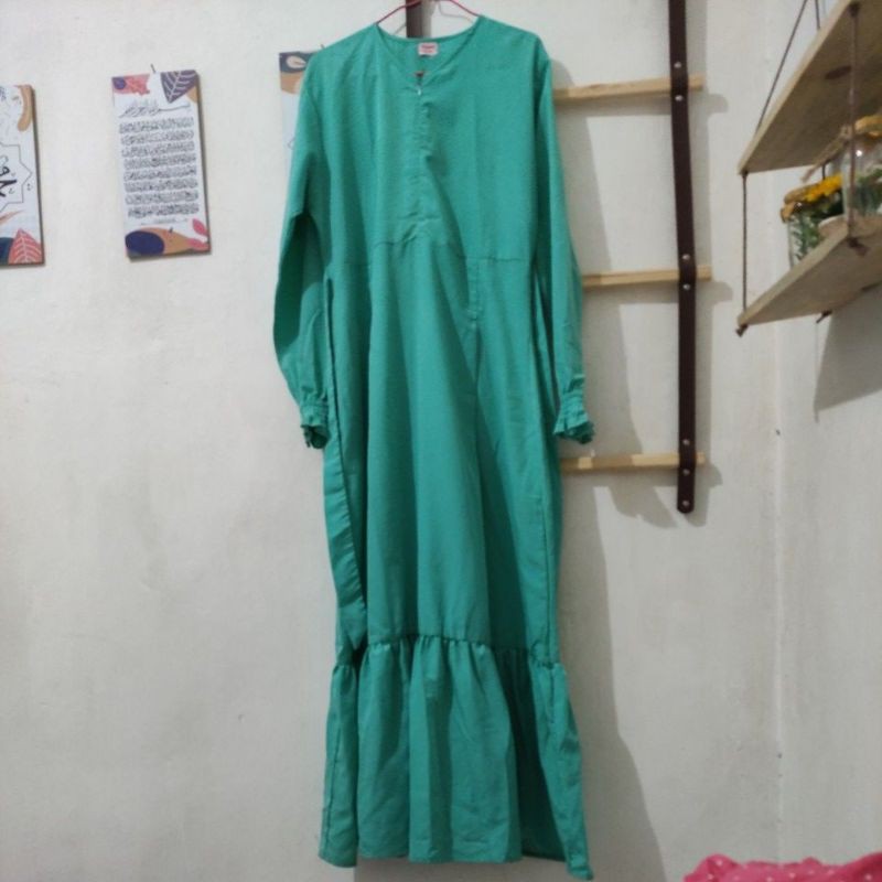 Gamis Ruffle bawah by Nanad Hijab