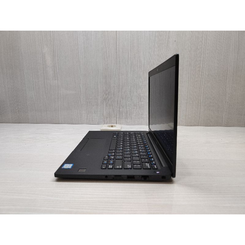 Laptop Dell Latitude 7390 Core i7 gen 7 Ram 16GB SSD 512GB Second Bergaransi