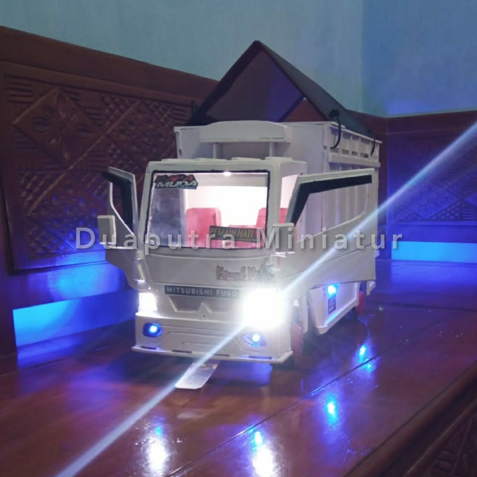 Miniatur Truk Oleng Kayu Truk oleng Miniatur Truk Oleng full lampu