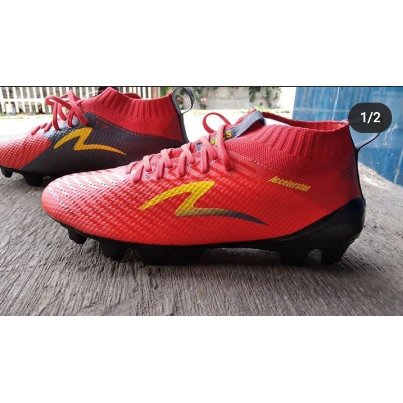 Sepatu bola SPECS accecelator infinity fg