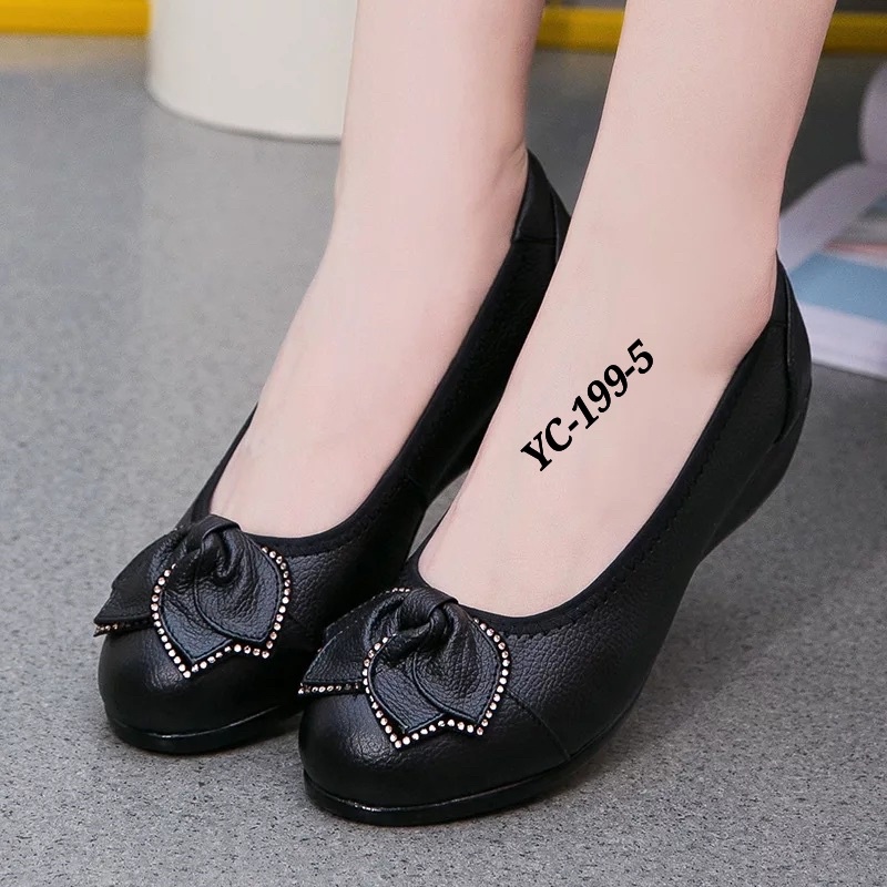 Size smp 43….Flat shoes Clarks YC 199-5