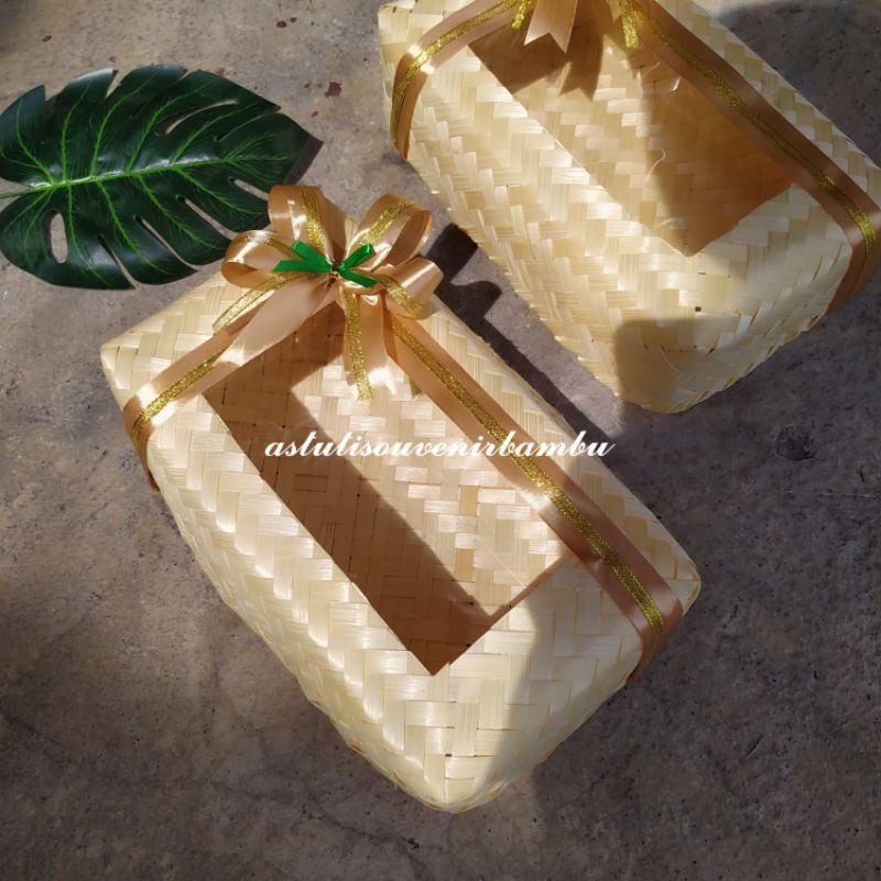 

BESEK LEBARAN KERANJANG BAMBU 15X30x8cm FREE TUTUP MIKA DAN PITA (MPS) / besek persegi panjang / kotak kado / besek hampers / bingkisan