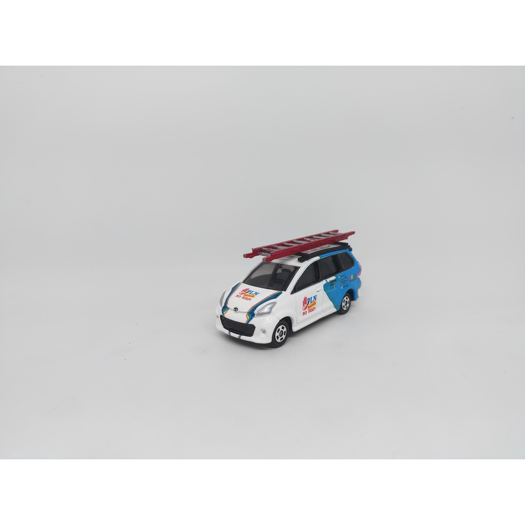 Tomica Toyota Avanza Veloz Custom PLN 64