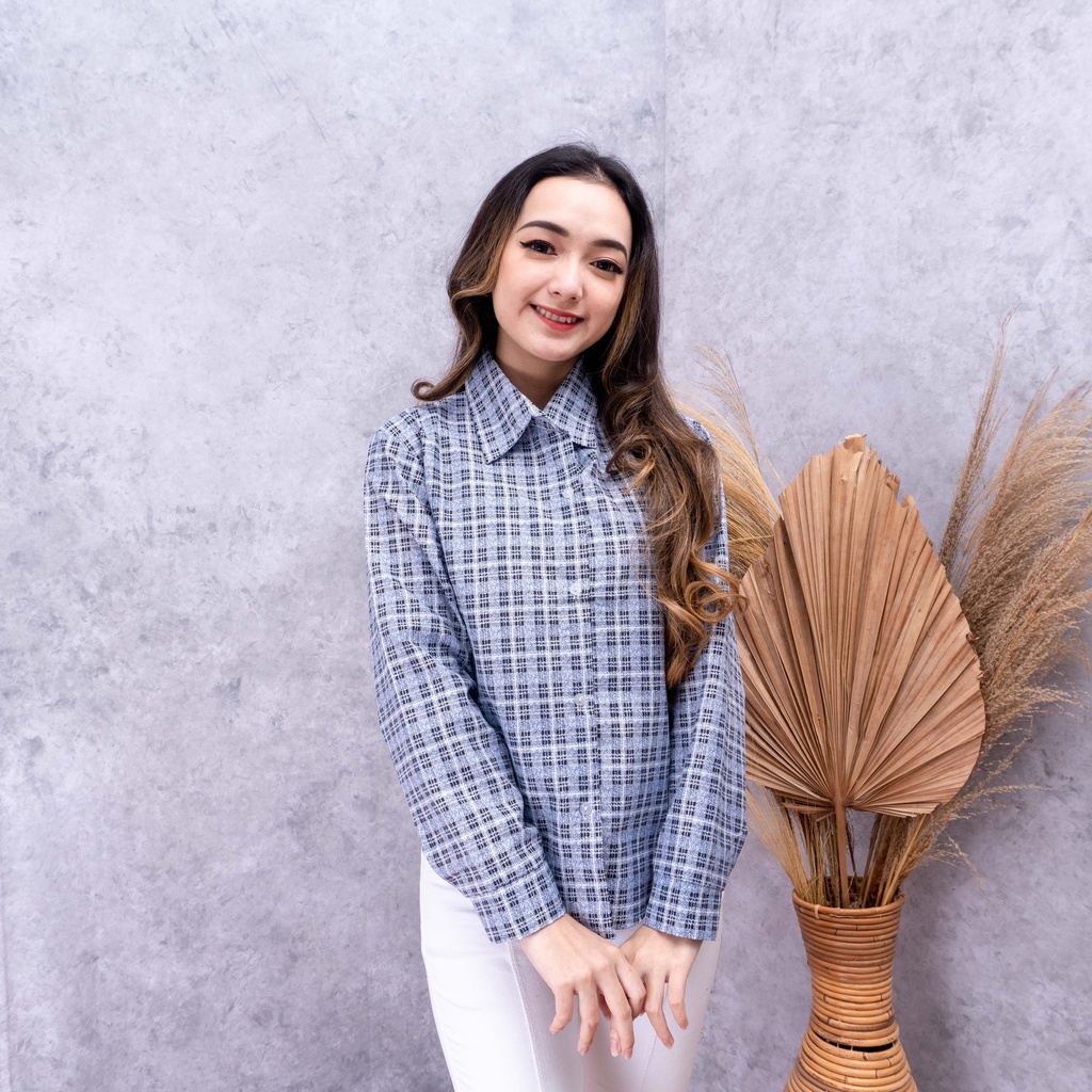 Sunday Flanel Shirt - Kemeja Wanita Flanel Tartan Kotak - Kotak-BIRU MOTIF