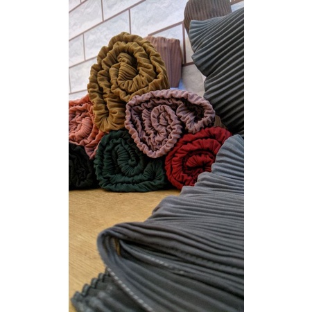 Kerudung Pashmina Plisket Panjang Muslimah Kualitas Premium