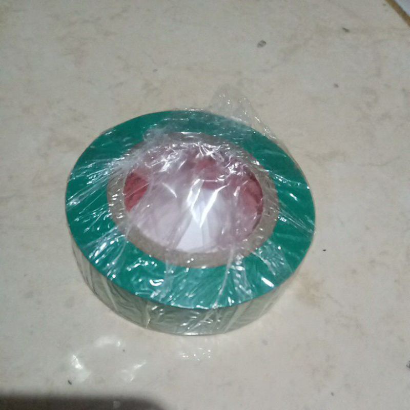 

Solasi warna hijau tiger