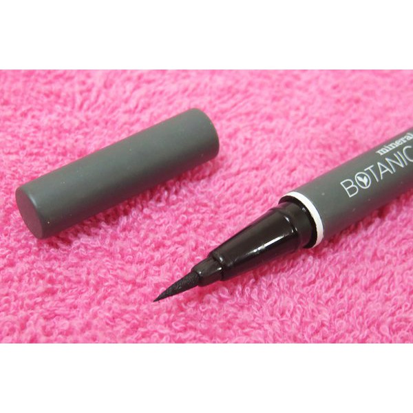 MINERAL BOTANICA PRECISION EYELINER PEN