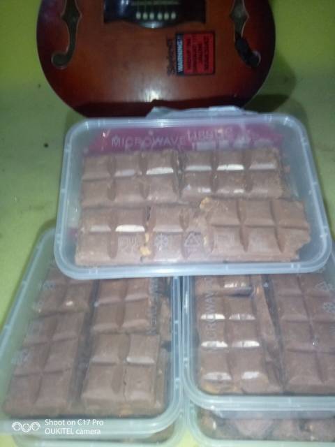 Coklat patahan Cadbury dan Chacha, coklat kiloan