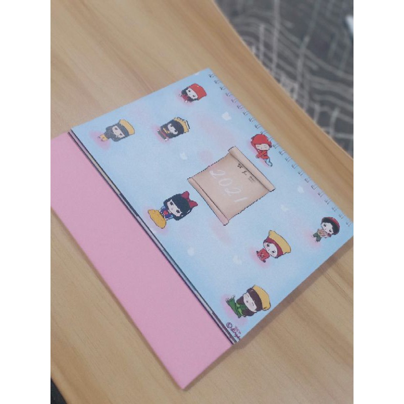

Weki Meki Dear-Ling 2021 Calendar (Unofficial)