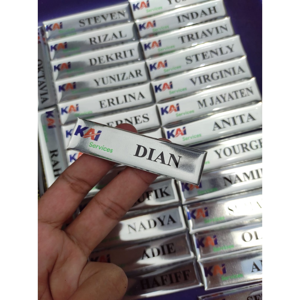 Name tag SILVER NAME TAG KAI SERVICE NAME TAG KAI WISATA PAPA NAMA KERETA API INDONESIA /nama dada/nametag/papan nama dada/nama dada akrilik resin peniti/magnet