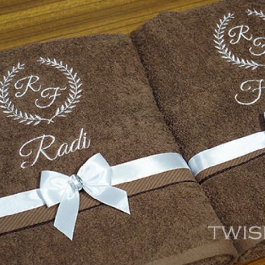 HANDUK CHALMER 70X135 CM BORDIR TULISAN