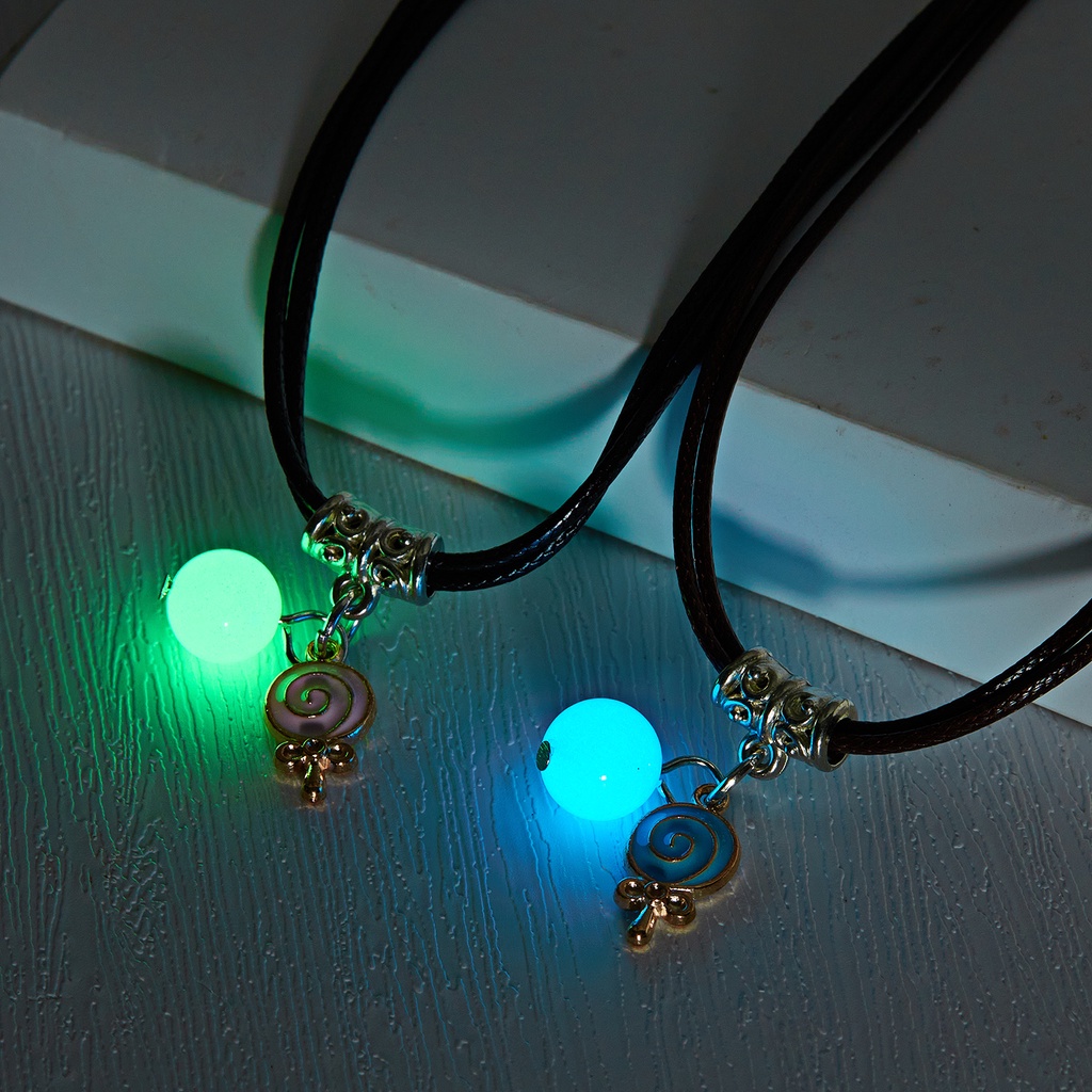 2pcs Kalung Liontin Bulan Hati Luminous Gaya Korea Untuk Pria Dan Wanita