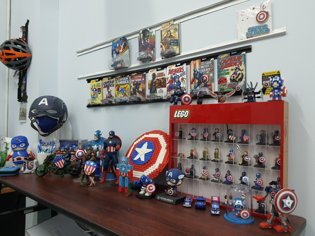 Rak Akrilik Minifigures Isi 32