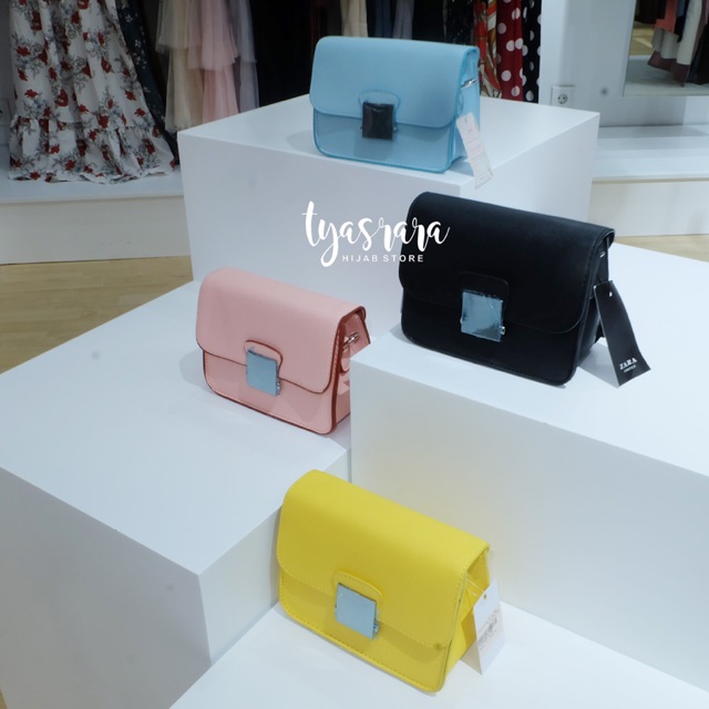 Zara Sling Strap Bag - Tyasrara / Zara Bag / Tas Zara / Sling Bag / Strap Bag / Tas Wanita