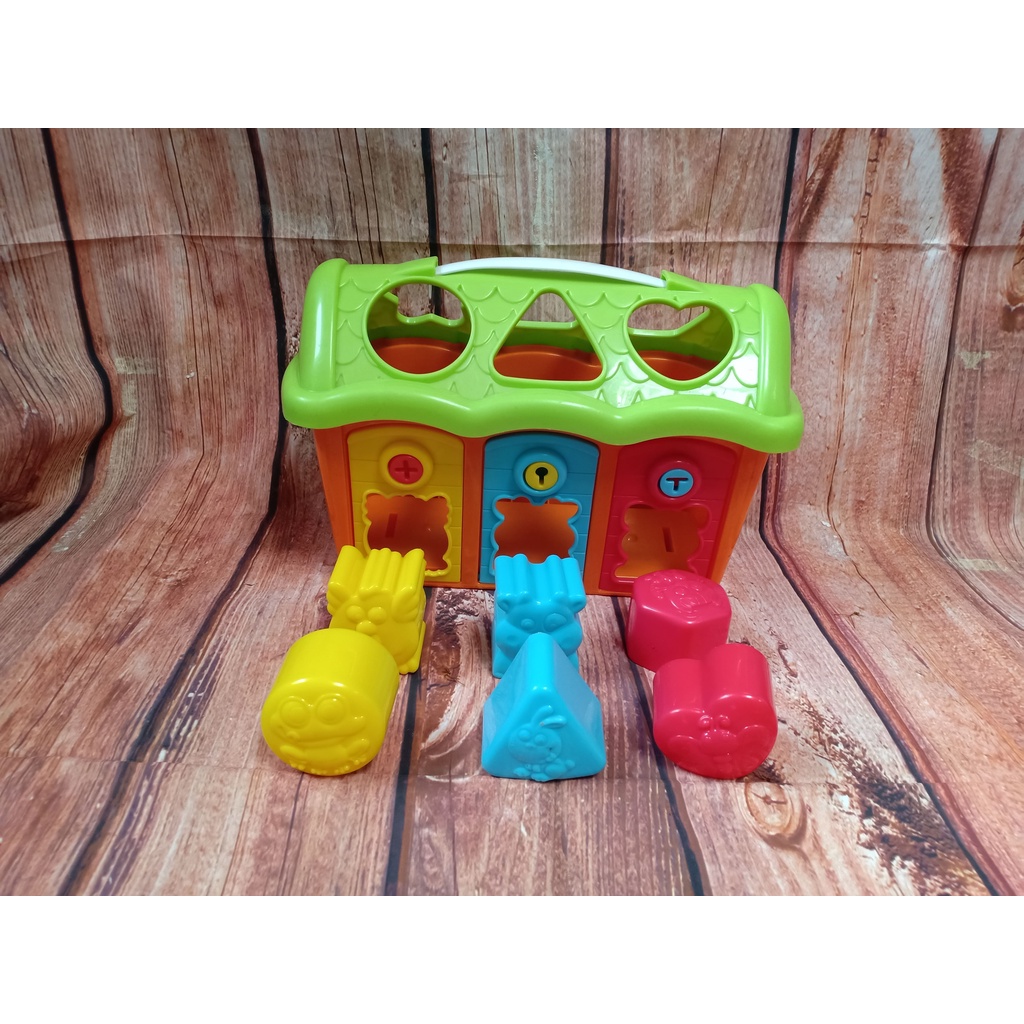 Mainan Edukasi Montessori anak 2-4 Tahun Shape & Lock Barn