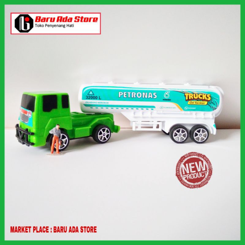 Miniatur Truk Tidak Oleng Truk Tangki BBM Petronas